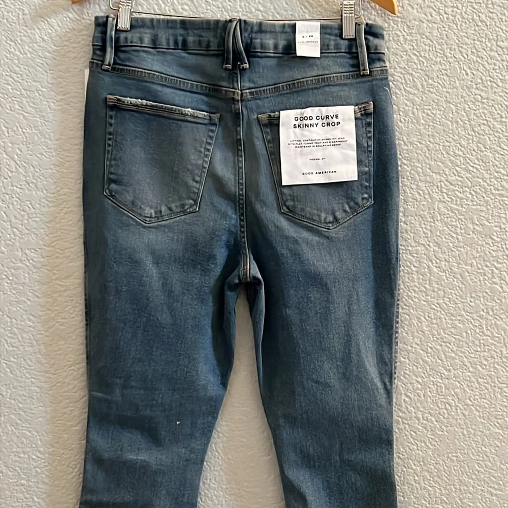 Good American Good Curve Skinny Crop Distressed Jeans - Picture 3 of 9